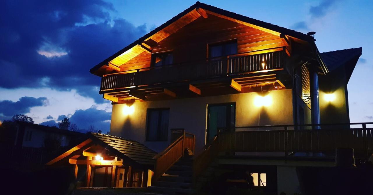 Villa Swiss 사셀레 외부 사진