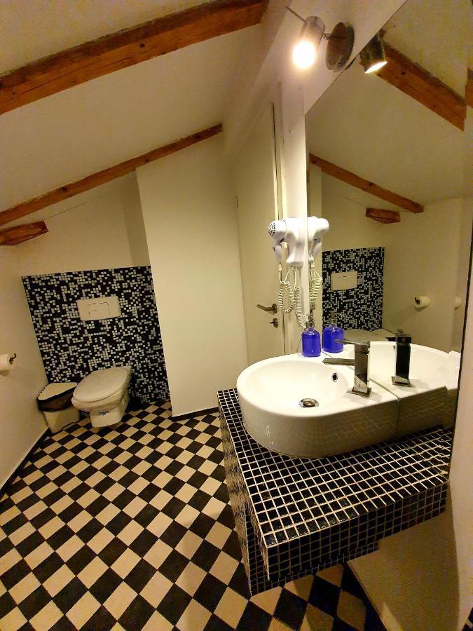 Villa Swiss 사셀레 외부 사진